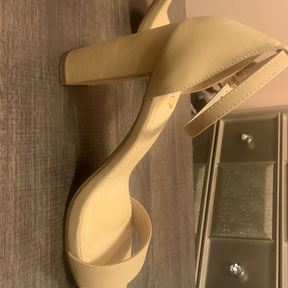 Y•Not? Is the brand, size 9M, beige/cream color - Picture 4 of 7